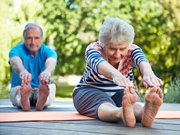 Yoga cho người cao tuổi dẻo dai chữa đau nhức xương khớp