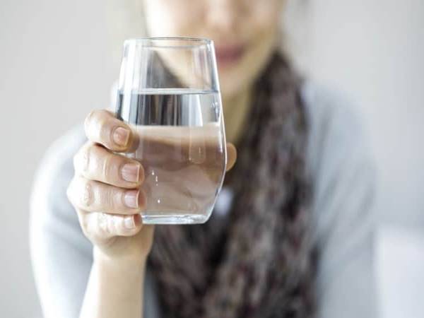 Uống nước nhiều có giảm cân được không?