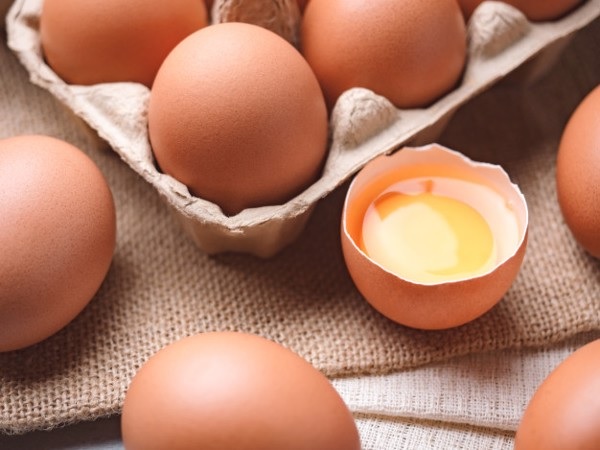 Trứng gà bao nhiêu calo? Ăn nhiều có tốt không? Ăn bao nhiêu là đủ?