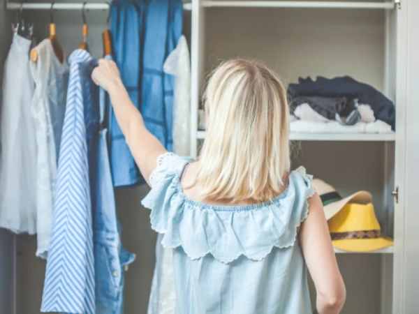 Chiêm bao thấy bị mất quần áo giữa chốn đông người