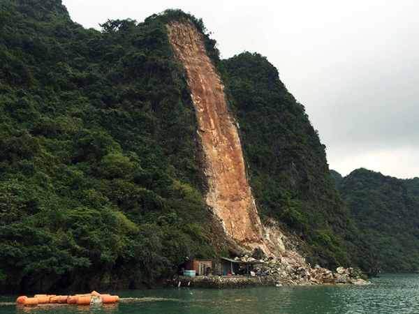 nằm mơ thấy núi lở đánh con gì